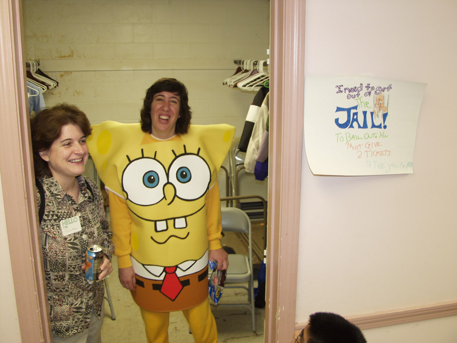 Click to return to grid view of the "Temple Shalom Emeth - 2002-03" gallery "Purim Carnival"