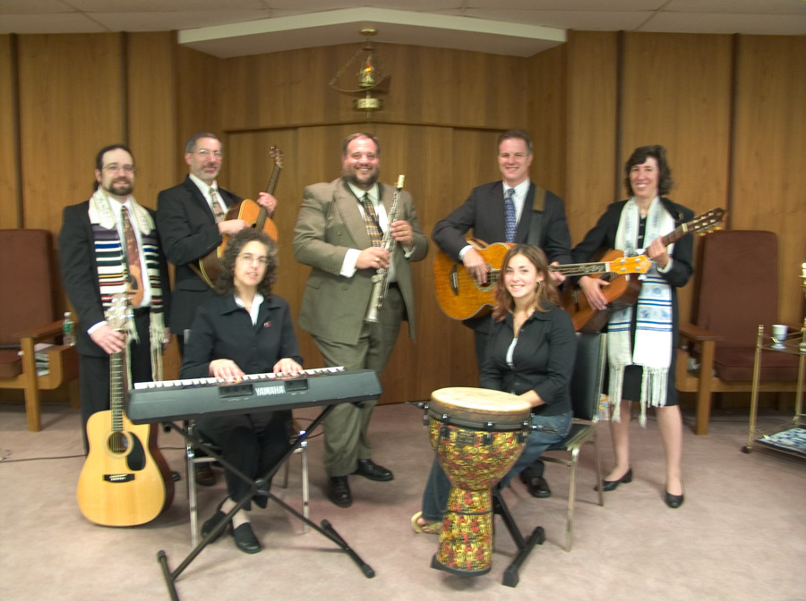 Click to return to grid view of the "Temple Shalom Emeth - 2003-04" gallery "Rabbi Abramson - 20<sup>th</sup> Anniversary Shabbat Service"
