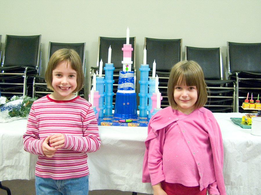 Click to return to grid view of the "Temple Shalom Emeth - 2004-05" gallery "Hanukah Party & Hanukiot"