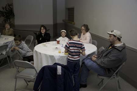 Click to return to grid view of the "Temple Shalom Emeth - 2006-07" gallery "Kitah Bet Family Workshop"