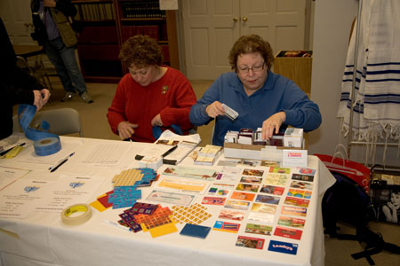 Click to return to grid view of the "Temple Shalom Emeth - 2006-07" gallery "Hanukah Party & Hanukiot"