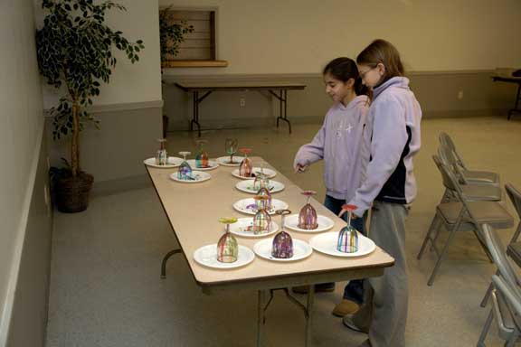 Click to return to grid view of the "Temple Shalom Emeth - 2006-07" gallery "Kitah Hay Family Workshop - Shabbat"