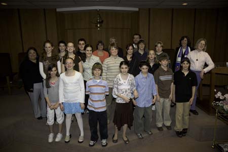 Click to return to grid view of the "Temple Shalom Emeth - 2006-07" gallery "Kitah Vav Class Service"