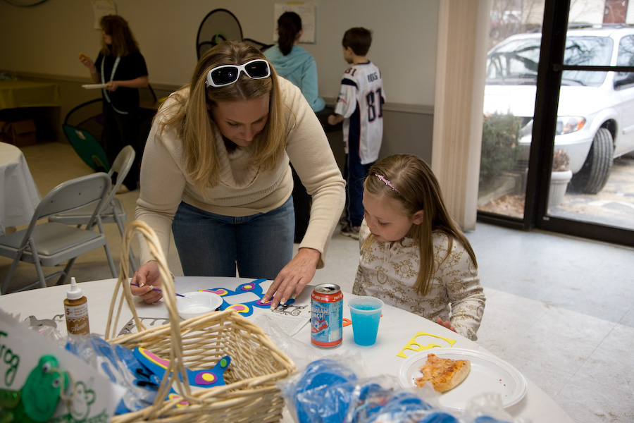 Click to return to grid view of the "Temple Shalom Emeth - 2007-08" gallery "Purim Carnival"