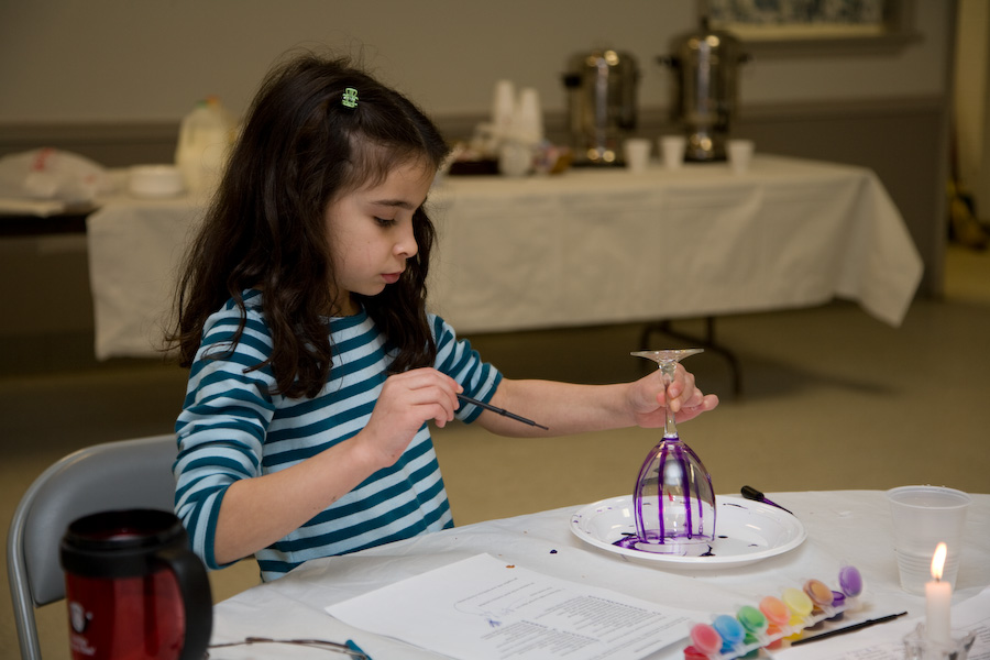 Click to return to grid view of the "Temple Shalom Emeth - 2007-08" gallery "Kitah Bet Family Workshop - Shabbat"