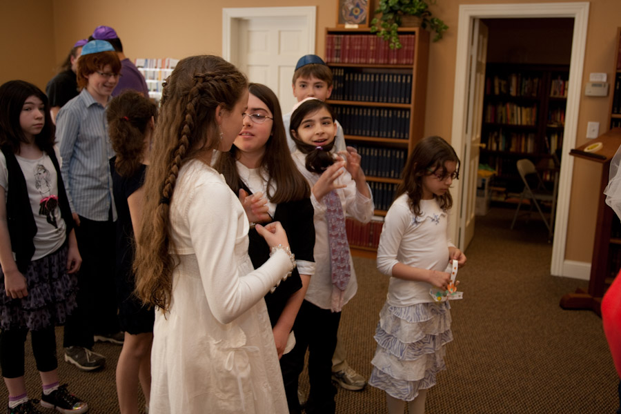 Click to return to grid view of the "Temple Shalom Emeth - 2010-11" gallery "Religious School: 