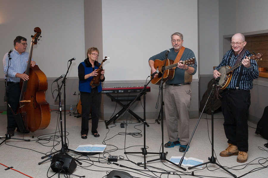 Click to return to grid view of the "Temple Shalom Emeth - 2013-14" gallery "Fundraiser Coffeehouse"