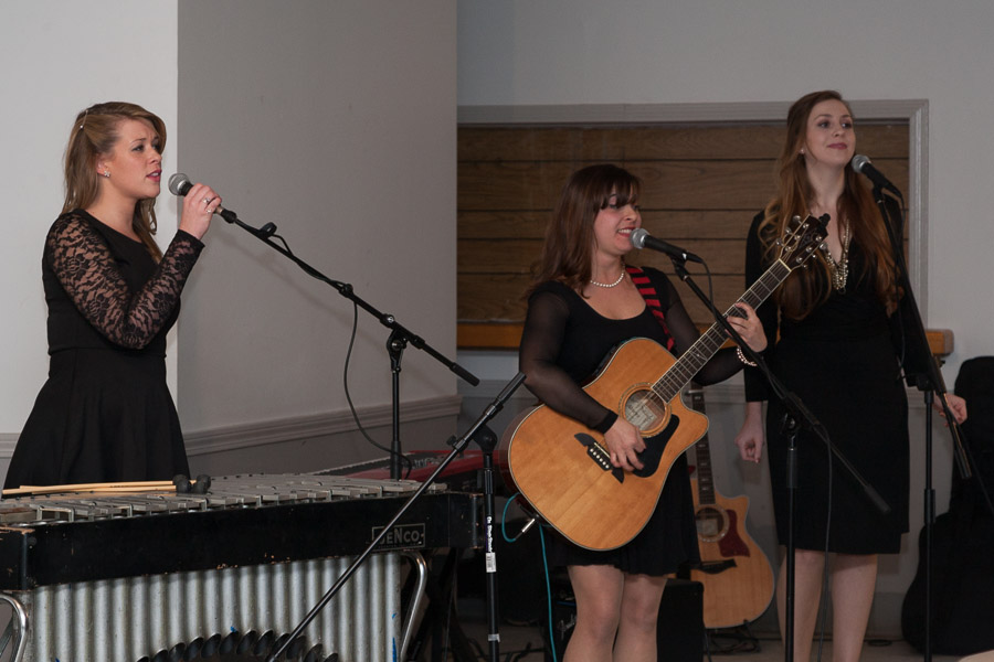 Click to return to grid view of the "Temple Shalom Emeth - 2013-14" gallery "Fundraiser Coffeehouse"