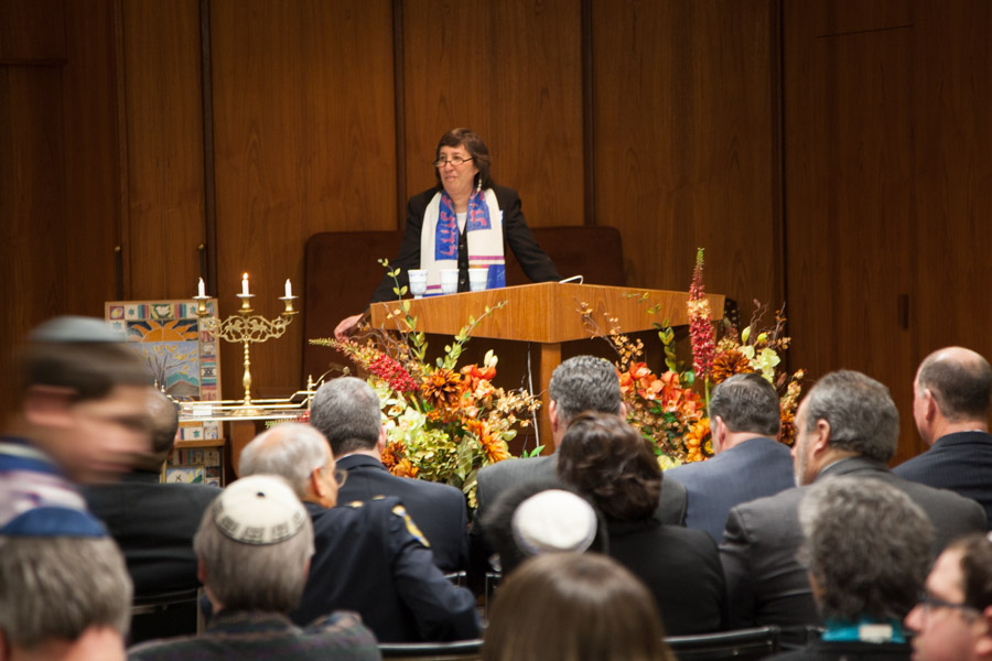Click to return to grid view of the "Temple Shalom Emeth - 2014-15" gallery "Police Chiefs Israel Trip Presentation - Shabbat Service"